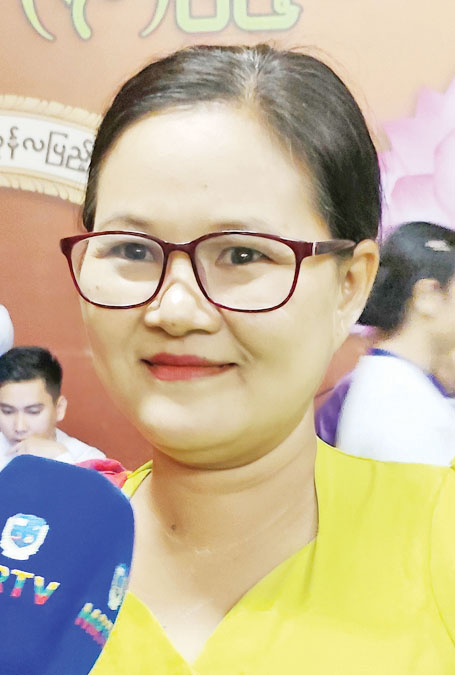  ဒေါ်လဲ့ကြည်ဖြူ-